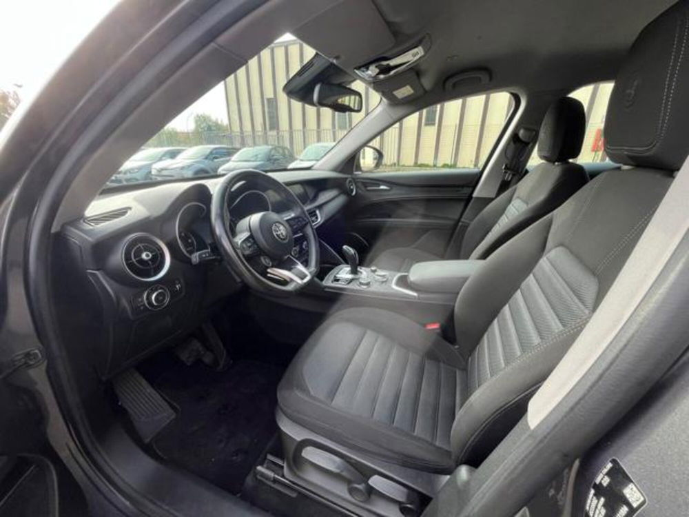 Alfa Romeo Stelvio usata a Firenze (15)