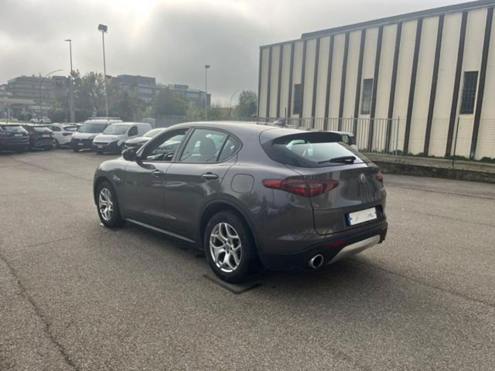 Alfa Romeo Stelvio usata a Firenze (6)