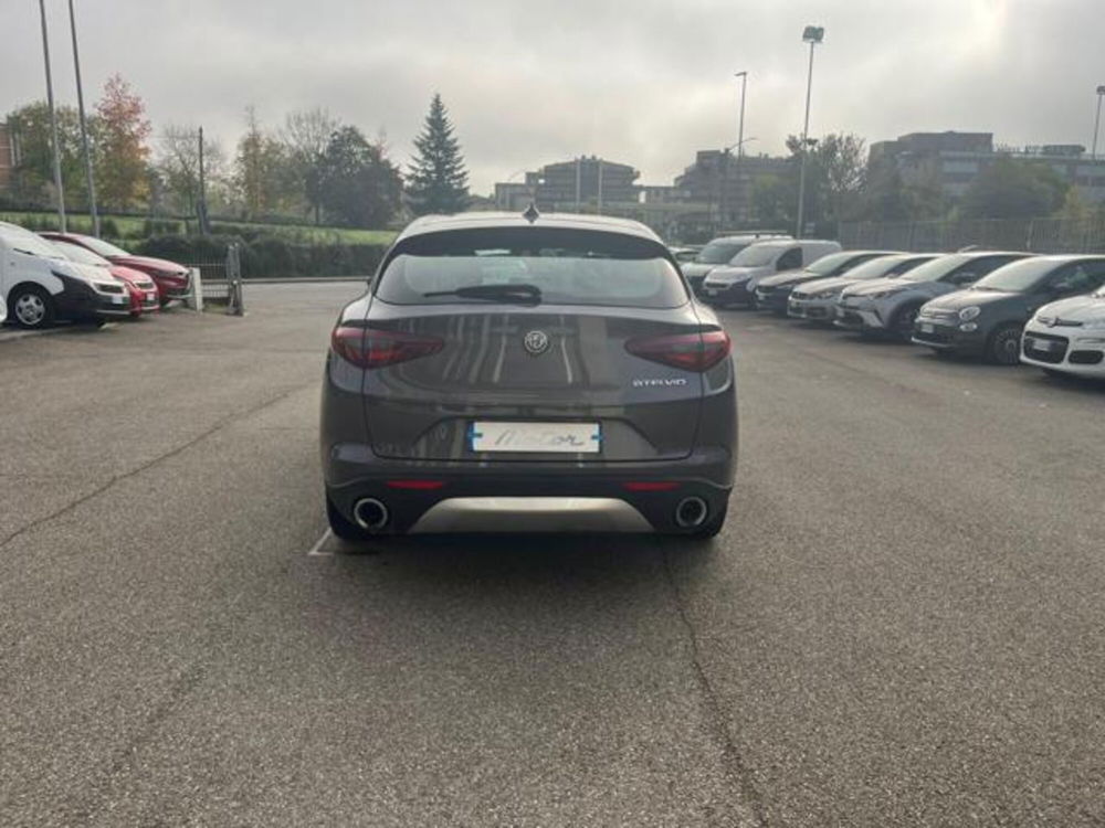 Alfa Romeo Stelvio usata a Firenze (7)