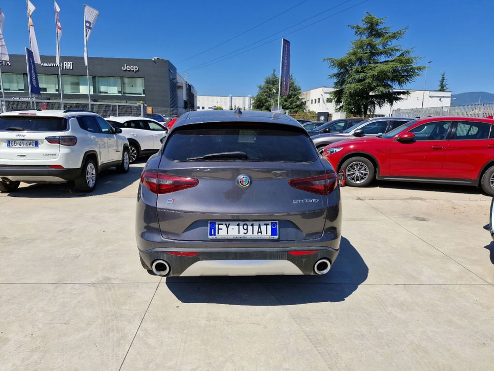 Alfa Romeo Stelvio usata a Cosenza (4)