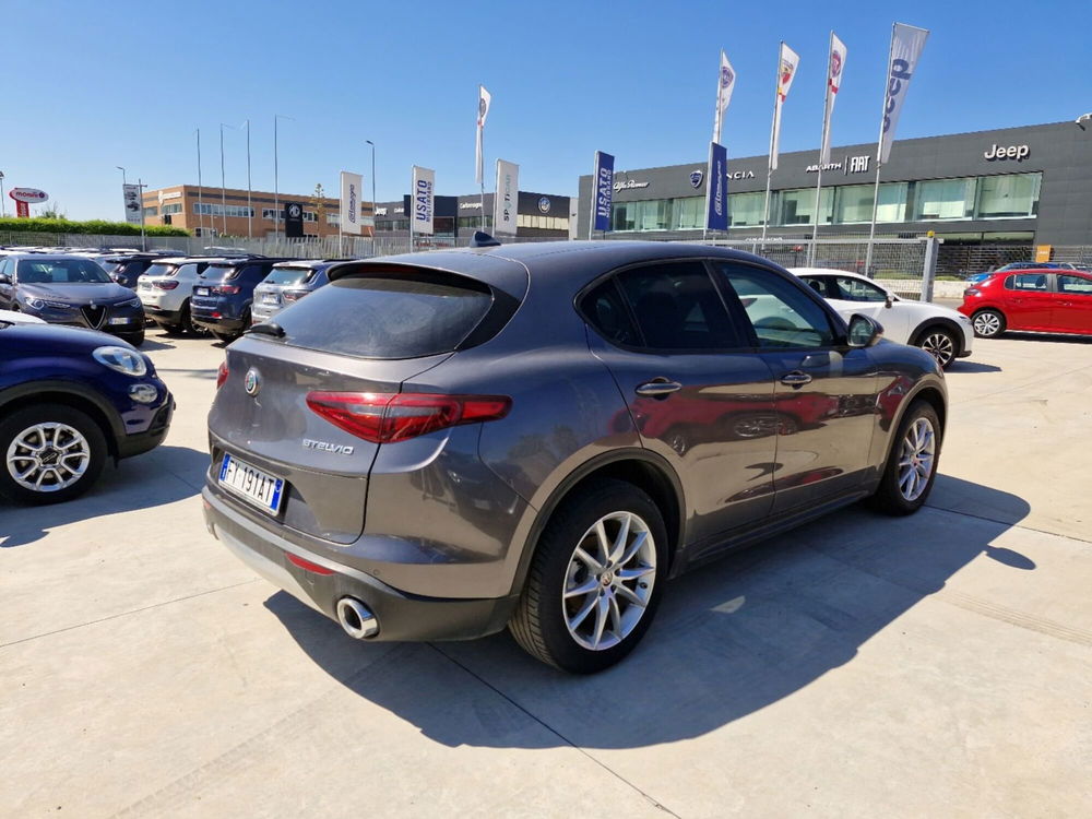 Alfa Romeo Stelvio usata a Cosenza (6)