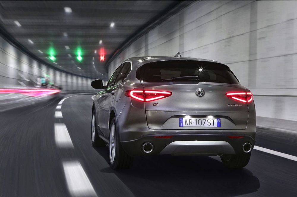 Alfa Romeo Stelvio usata a Cosenza (6)