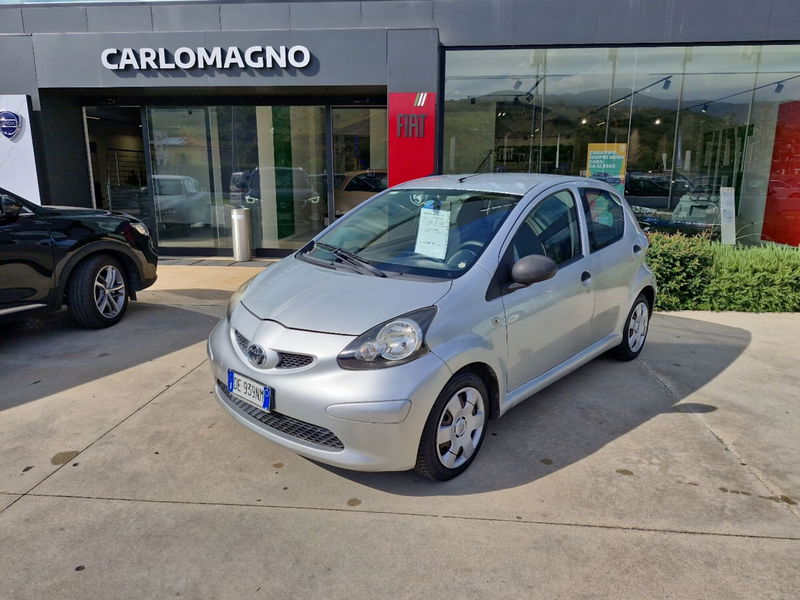 Toyota Aygo 1.0 12V VVT-i 5 porte Now  del 2007 usata a Rende