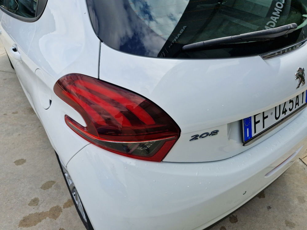 Peugeot 208 nuova a Cosenza (10)