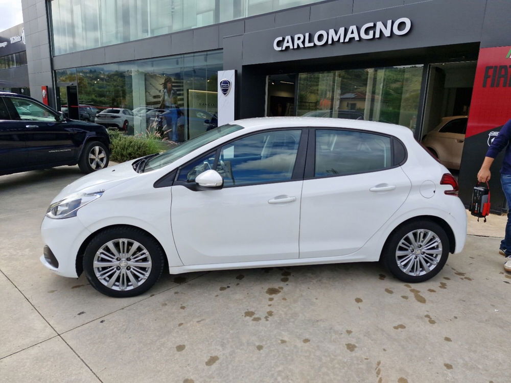 Peugeot 208 nuova a Cosenza (2)