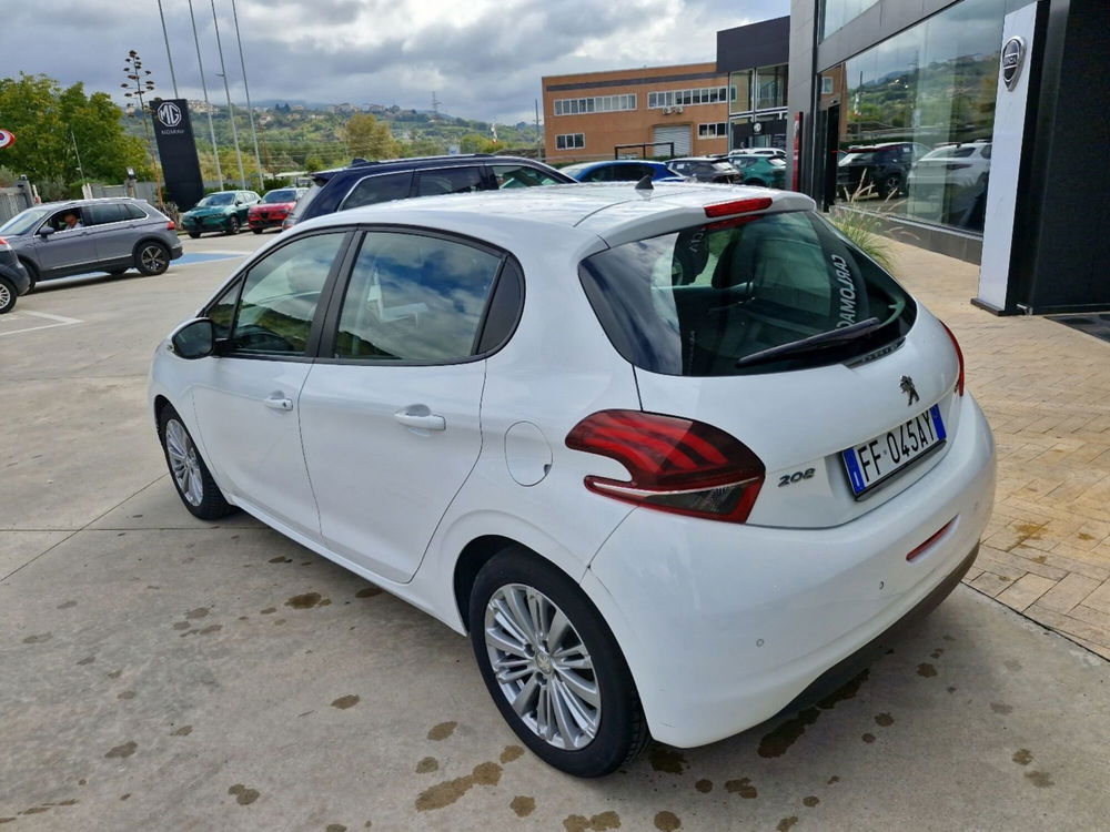 Peugeot 208 nuova a Cosenza (3)