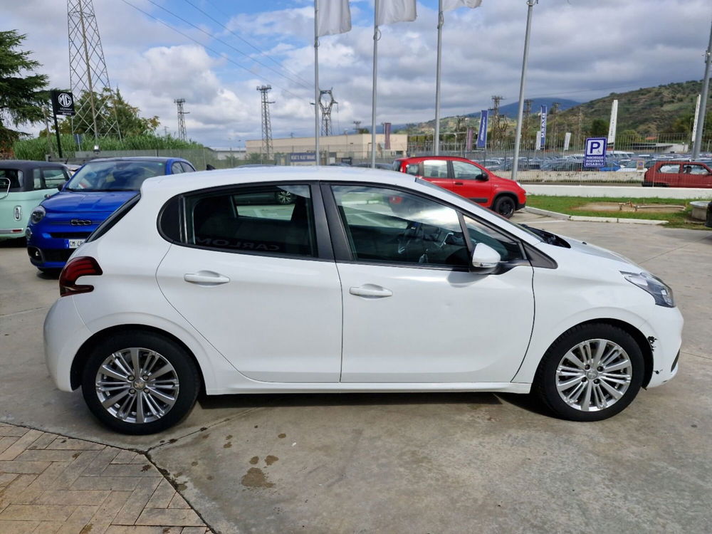 Peugeot 208 nuova a Cosenza (7)