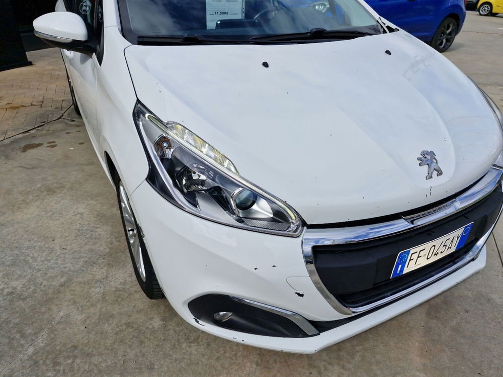 Peugeot 208 nuova a Cosenza (9)