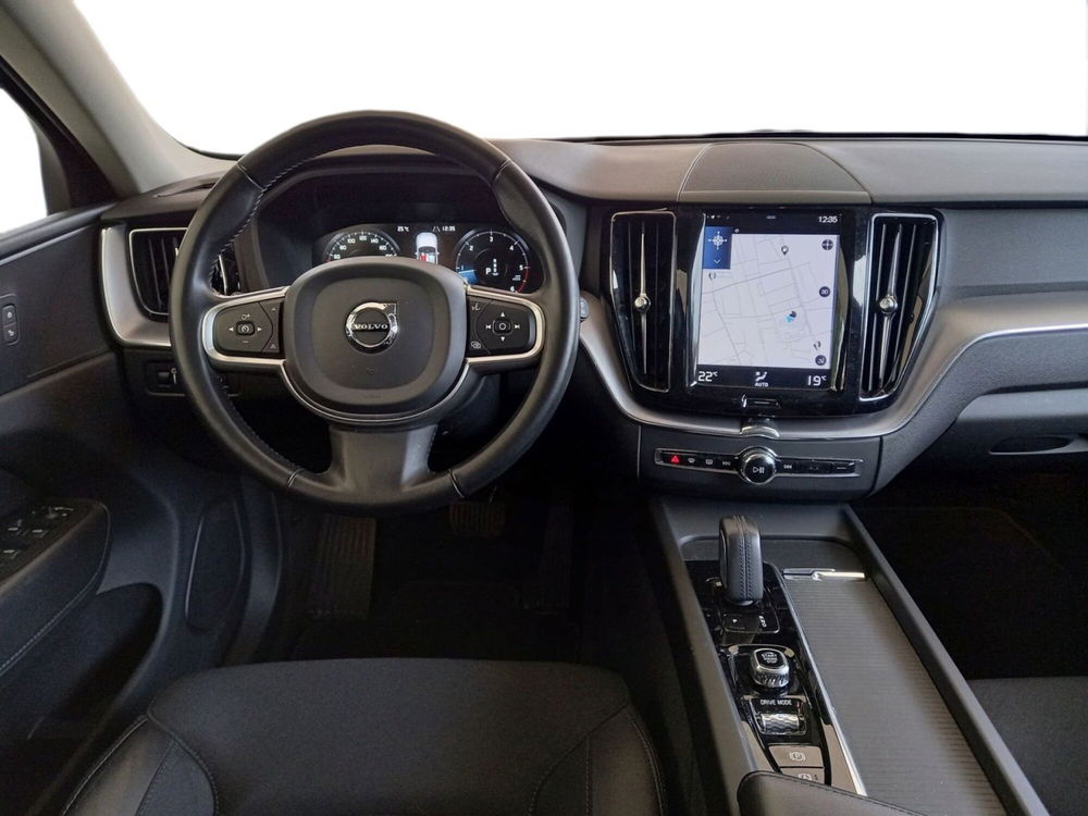 Volvo XC60 usata a Bari (8)