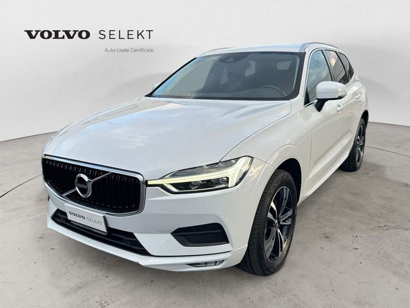 Volvo XC60 B4 (d) AWD Geartronic Momentum Pro  del 2020 usata a Bari