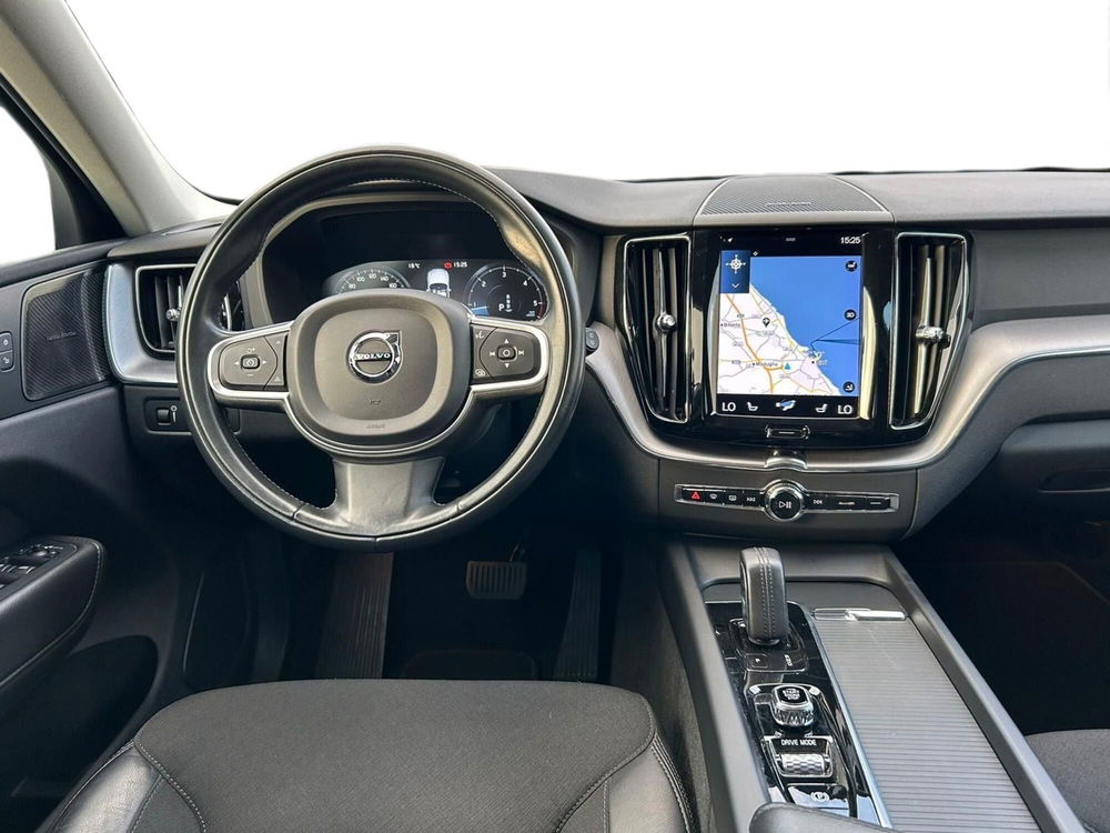 Volvo XC60 usata a Bari (8)