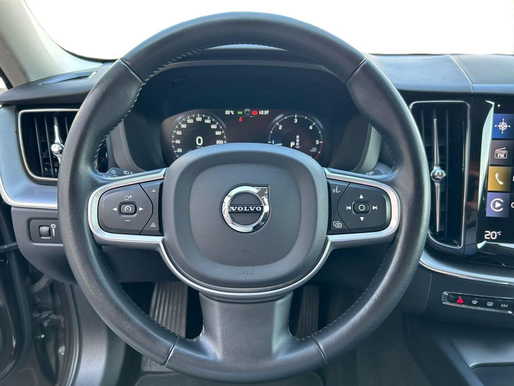 Volvo XC60 usata a Bari (9)