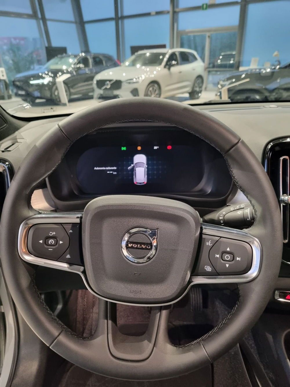 Volvo XC40 nuova a Ferrara (12)