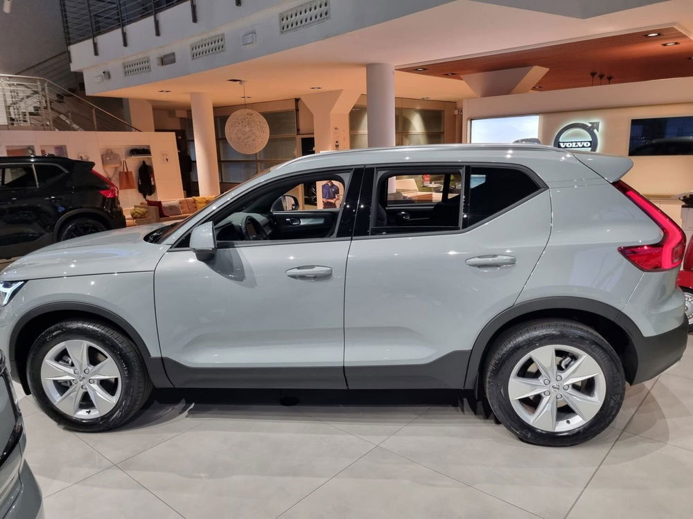 Volvo XC40 nuova a Ferrara (4)