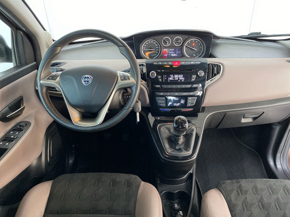 Lancia Ypsilon usata a Lodi (8)