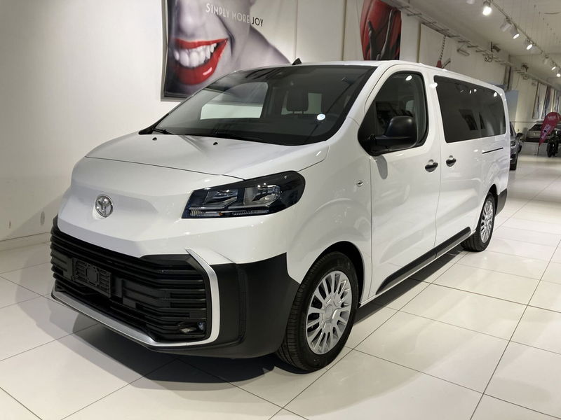 Toyota Proace Verso Verso 2.0D 150 CV L2 D Lounge  nuova a Fornovo di Taro