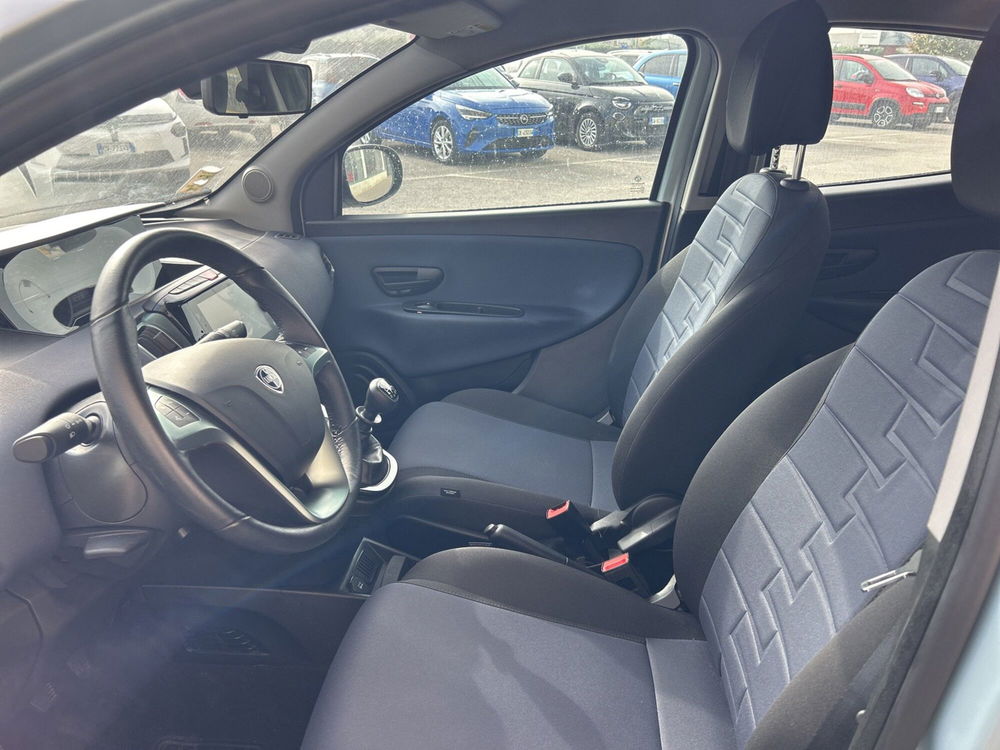 Lancia Ypsilon usata a Bergamo (4)