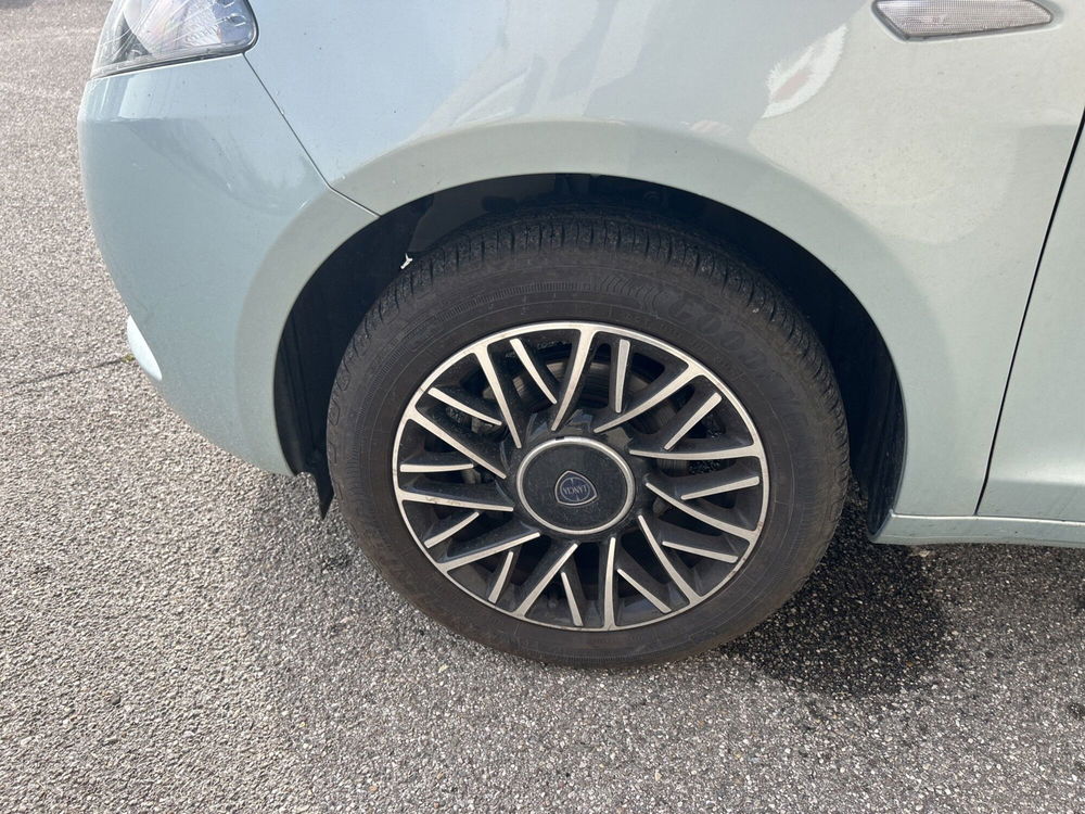 Lancia Ypsilon usata a Bergamo (5)