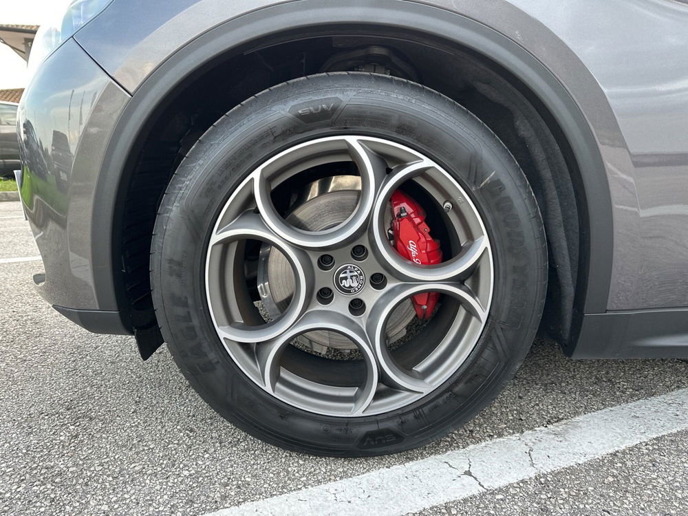 Alfa Romeo Stelvio usata a Vicenza (12)