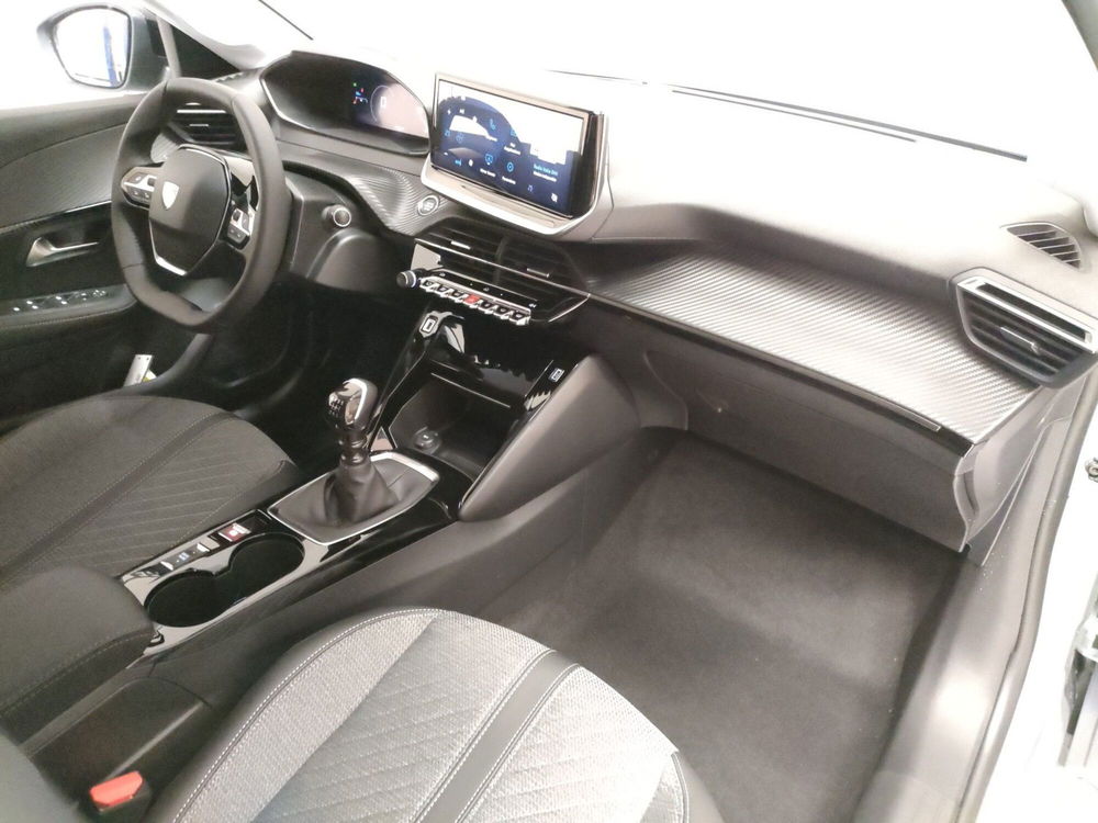 Peugeot 208 nuova a L'Aquila (12)