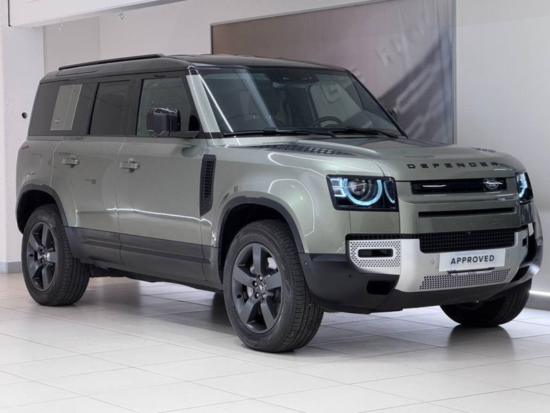 Land Rover Defender 110 2.0 Si4 PHEV 404 CV AWD Auto HSE del 2024 usata a Savona