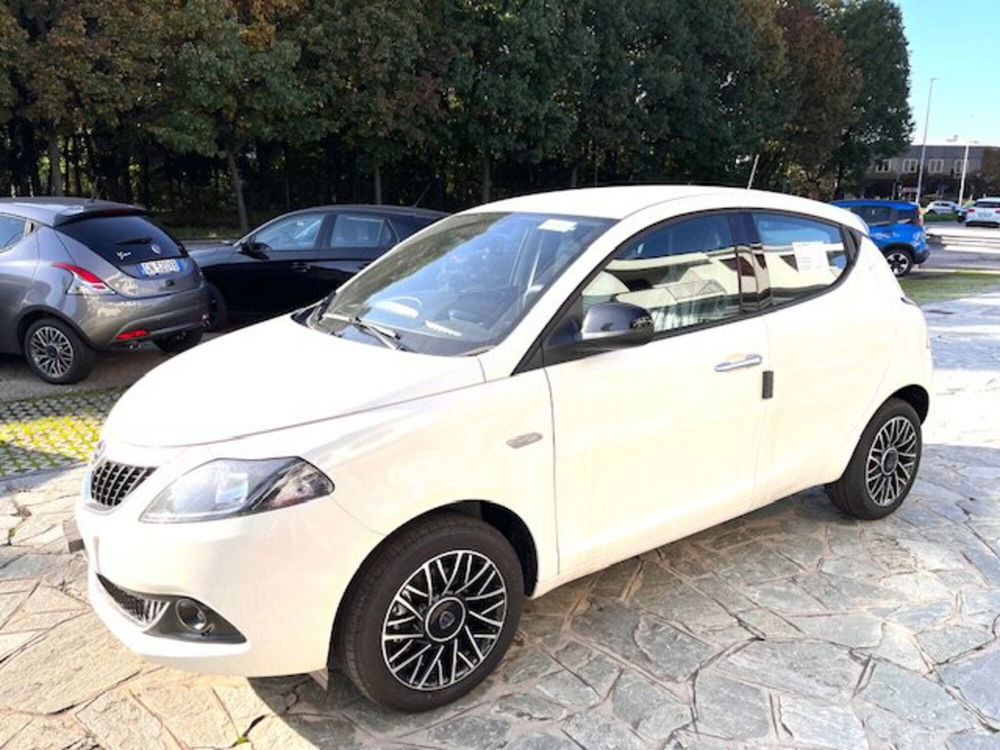 Lancia Ypsilon nuova a Milano