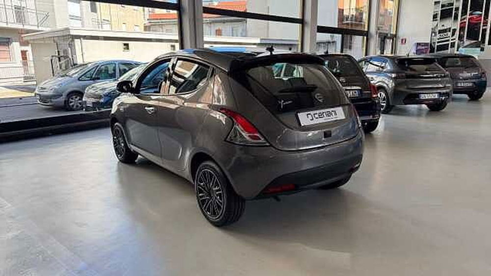 Lancia Ypsilon usata a Milano (3)