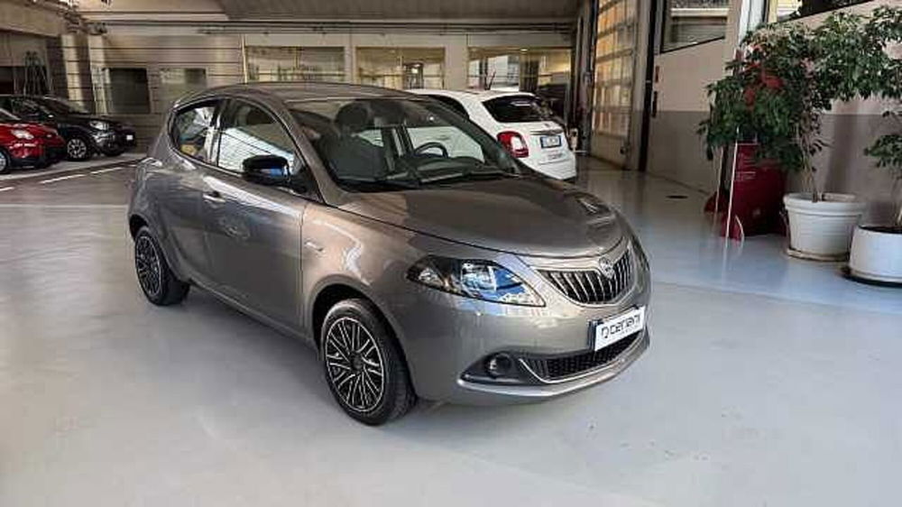 Lancia Ypsilon usata a Milano (6)