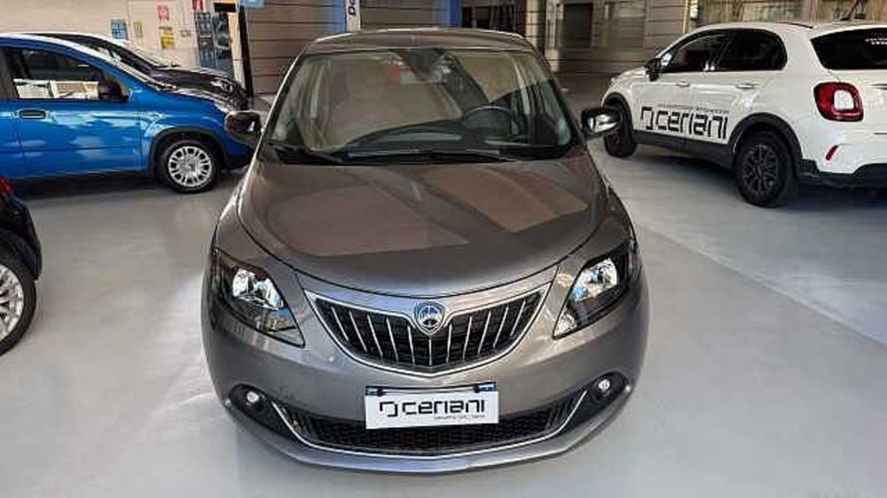 Lancia Ypsilon usata a Milano (7)