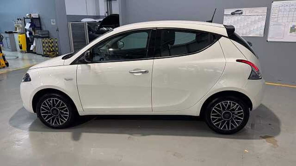 Lancia Ypsilon usata a Milano (3)