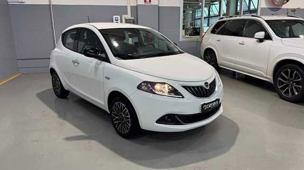 Lancia Ypsilon usata a Milano (6)