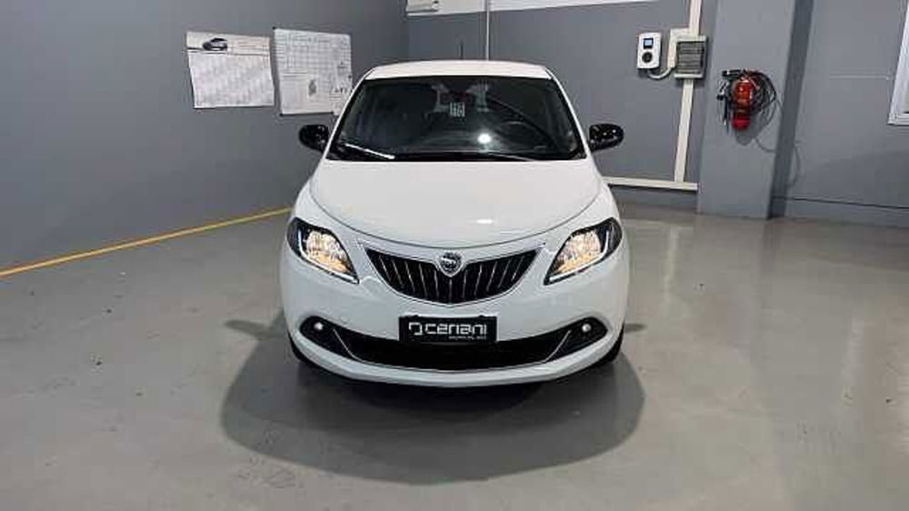 Lancia Ypsilon usata a Milano (7)