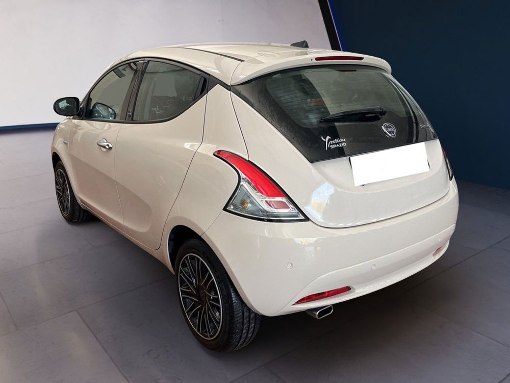 Lancia Ypsilon usata a Torino (6)