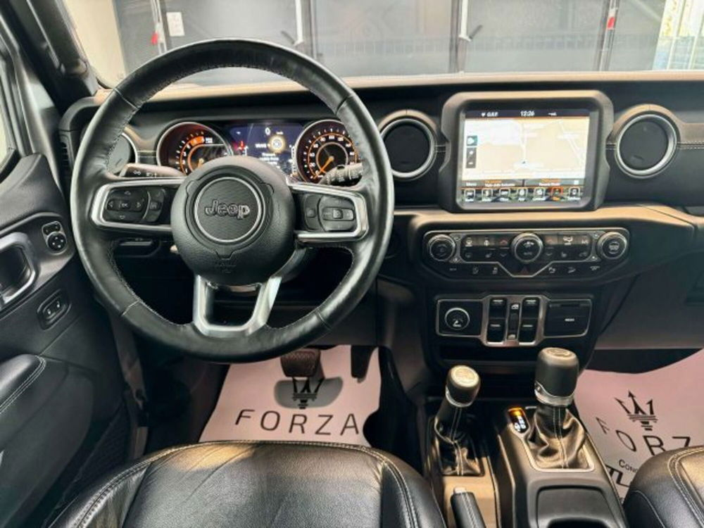 Jeep Wrangler Unlimited usata a Torino (14)