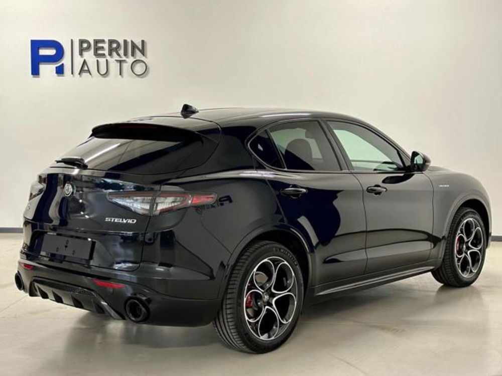 Alfa Romeo Stelvio nuova a Vicenza (2)