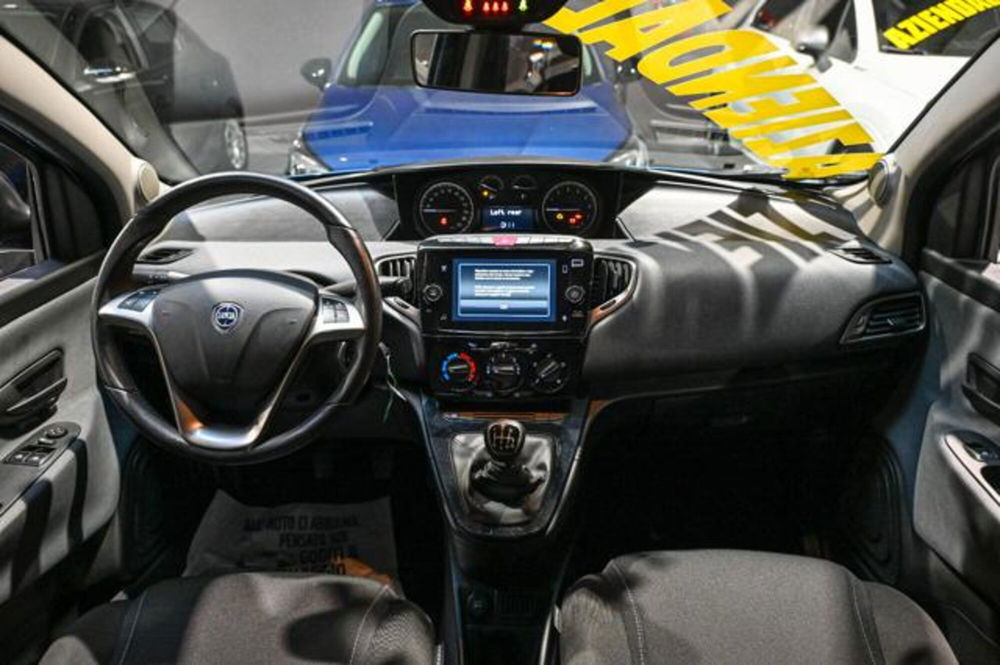 Lancia Ypsilon usata a Torino (11)