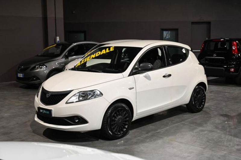 Lancia Ypsilon 1.0 FireFly 5 porte S&amp;S Hybrid Ecochic Silver  del 2021 usata a Pianezza