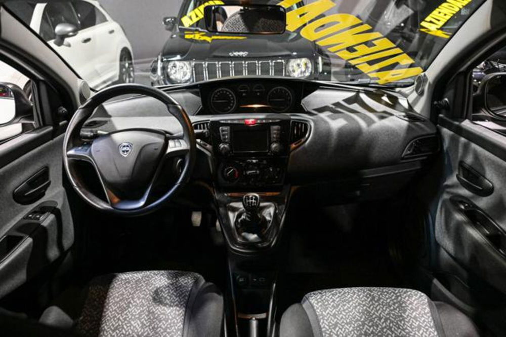 Lancia Ypsilon usata a Torino (11)