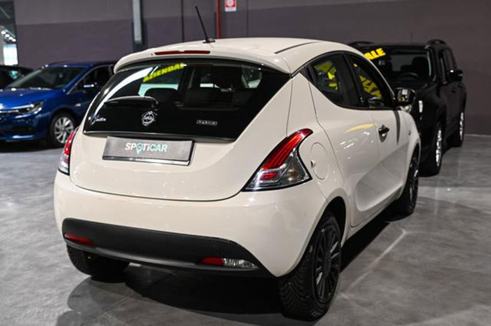 Lancia Ypsilon usata a Torino (7)