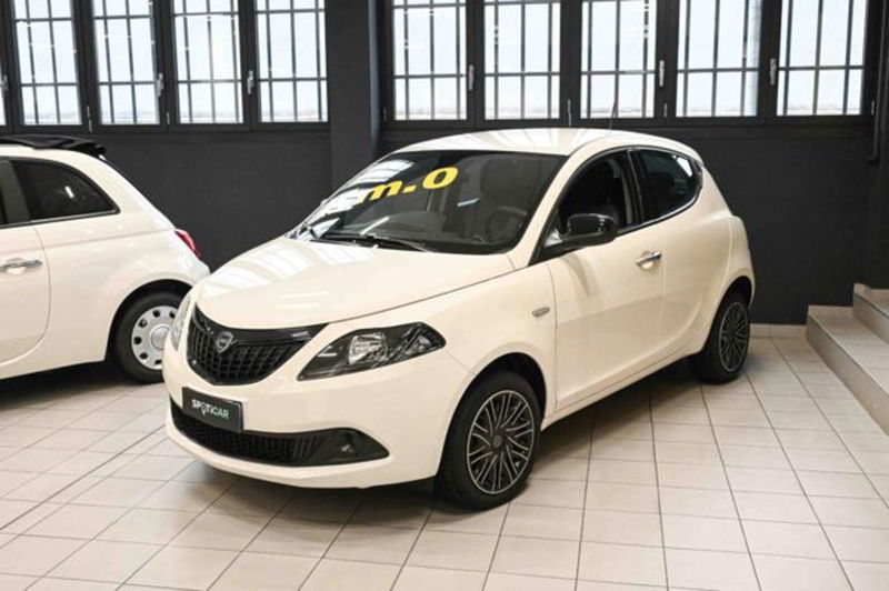 Lancia Ypsilon 1.0 FireFly 5 porte S&amp;S Hybrid Silver Plus nuova a Pianezza