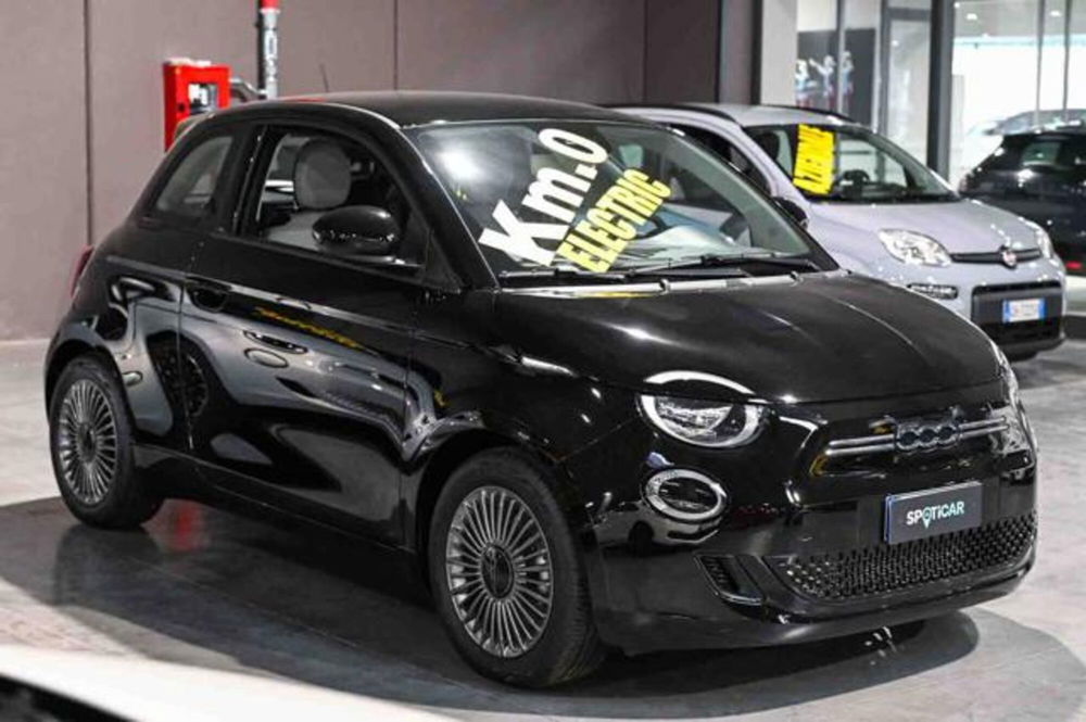 Fiat 500e nuova a Torino (3)