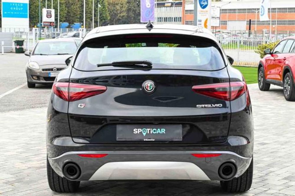 Alfa Romeo Stelvio usata a Torino (6)