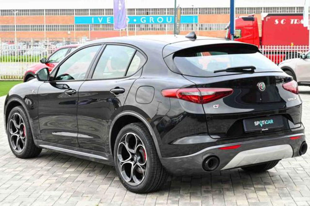 Alfa Romeo Stelvio usata a Torino (7)