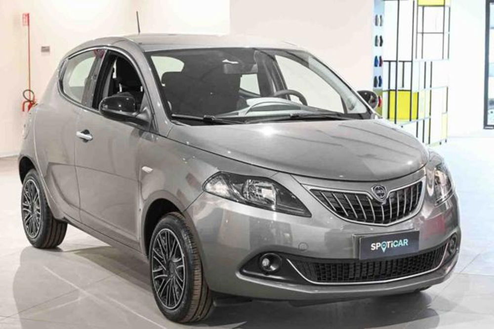 Lancia Ypsilon nuova a Torino (3)