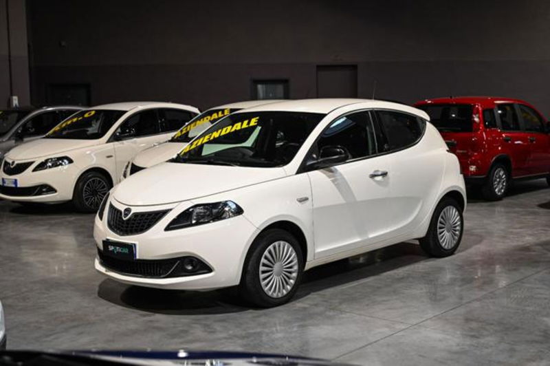 Lancia Ypsilon 1.0 FireFly 5 porte S&amp;S Hybrid Ecochic Gold  del 2021 usata a Pianezza