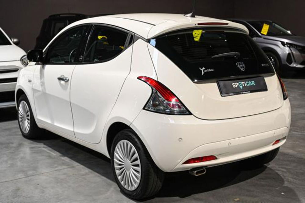 Lancia Ypsilon usata a Torino (7)