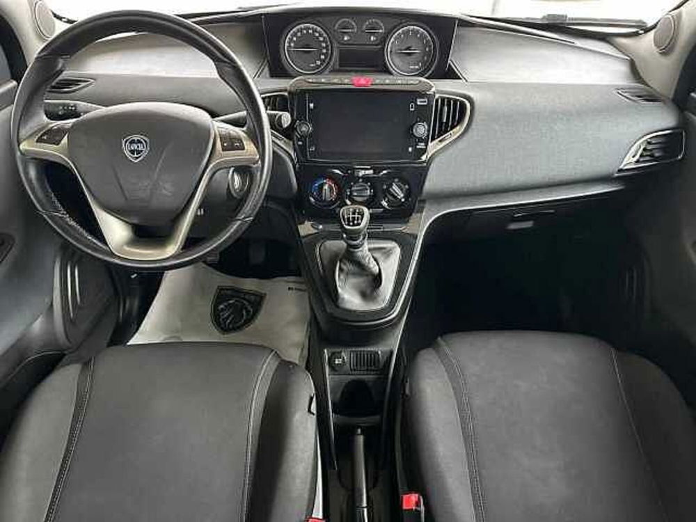 Lancia Ypsilon usata a Venezia (8)