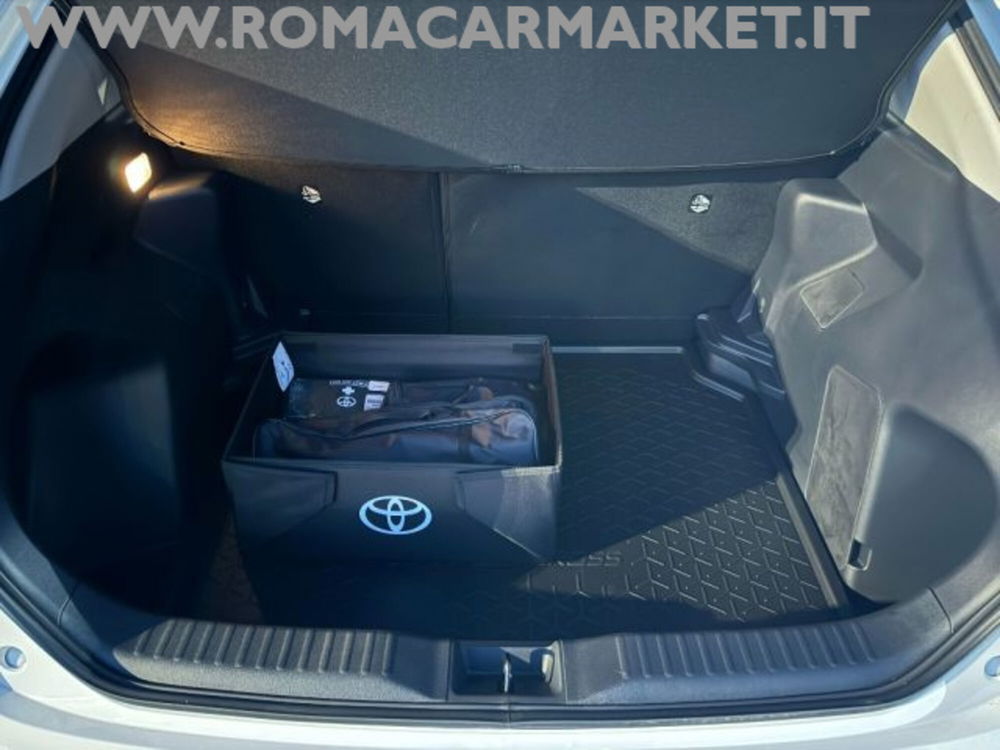 Toyota Yaris Cross nuova a Roma (10)