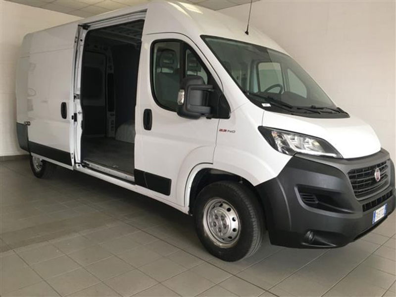 Fiat Ducato Furgone maxi 35 LH3 2.3 mjt 140cv AT9 E6d-temp del 2022 usata a Torino