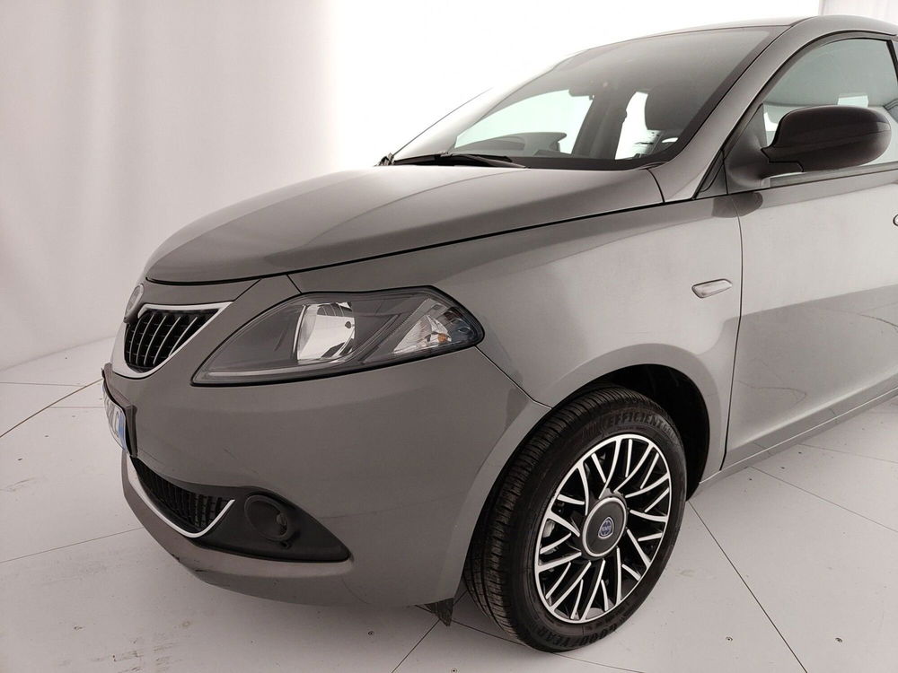 Lancia Ypsilon usata a Caserta (13)